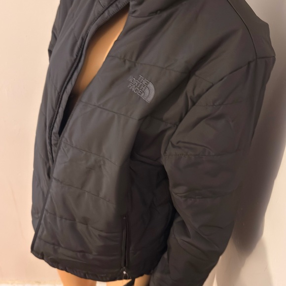 The North Face Women's Black Puffer Jacket - Picture 2 of 4